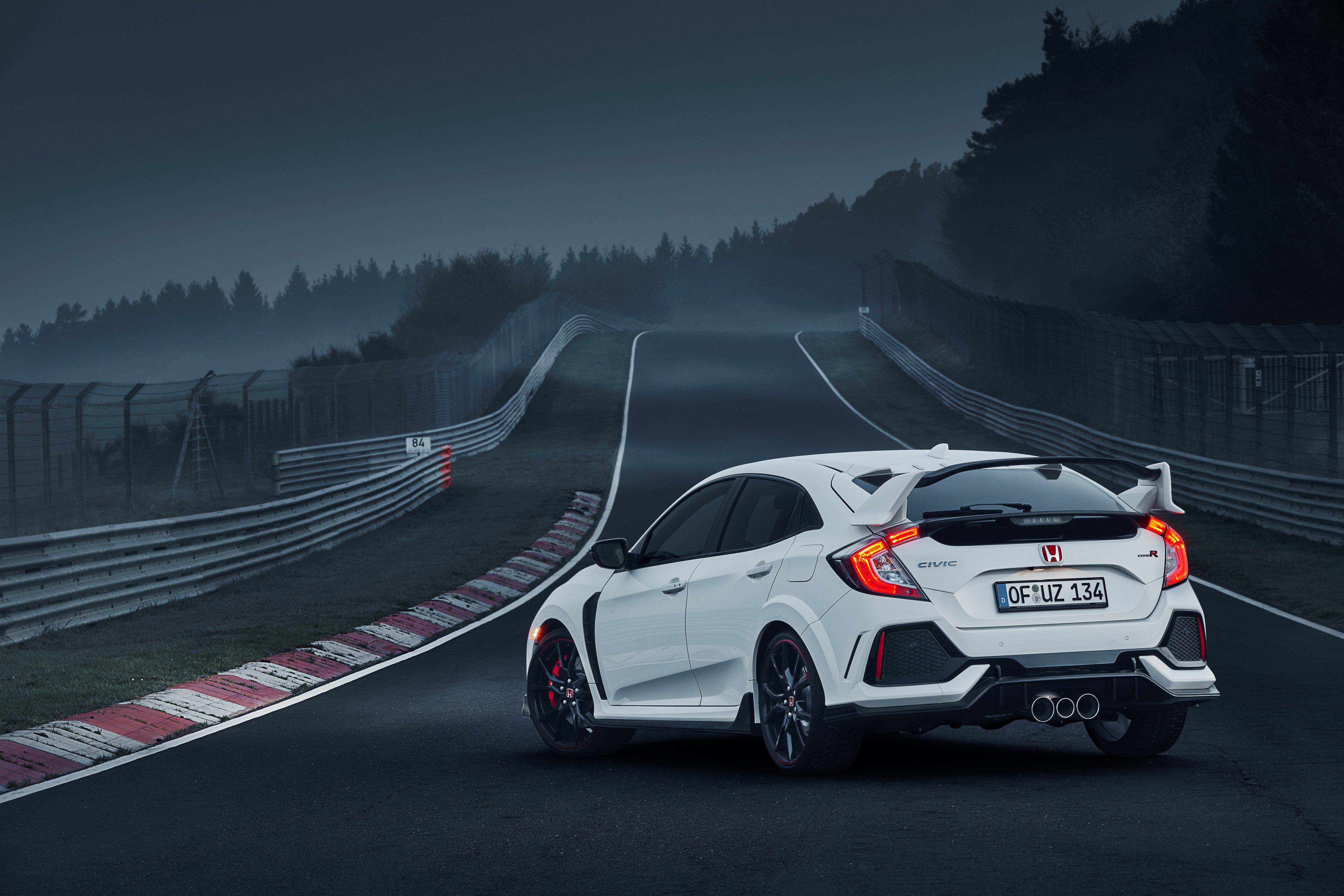 2017 Honda Civic Type R Sets New Front Wheel Drive Lap Record At